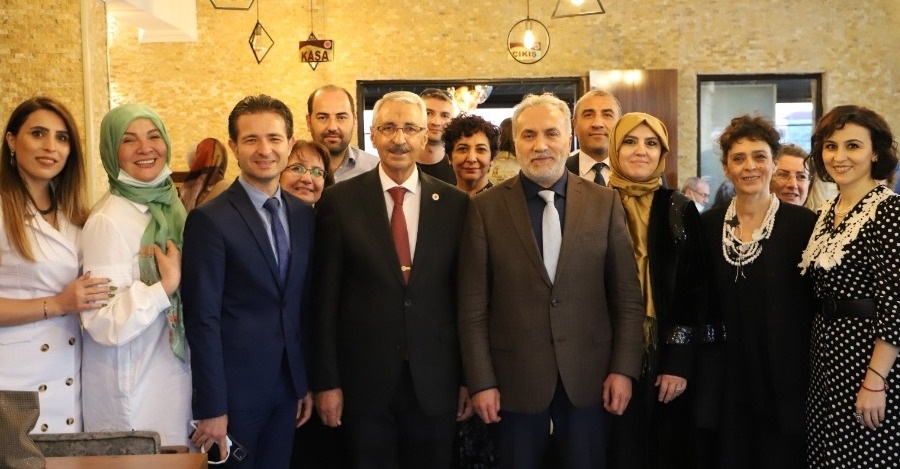 MYO'NUN EMEKTAR HOCASI ÖĞR. GÖR. HARUN ALTINOK'A ANLAMLI VEDA